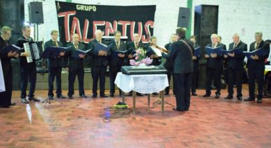 Sociedade de Cantores Glória visitou a Esquina Etzel na cidade de Quinze de Novembro