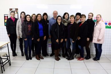O PNAIC (Pacto Nacional pela Alfabetização na Idade Certa) foi desenvolvido no Município Lagoa dos Três Cantos