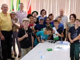 Alunos do 4º ano da Escola Estadual Joaquim José da Silva Xavier realizaram uma visita ao Prefeito Dionisio