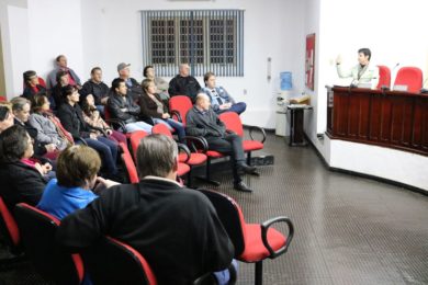 Administração se reuniu com entidades para explicar as exigências legais de repasses da nova lei de subvenção
