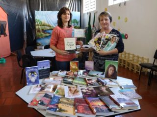 Biblioteca Pública Municipal de Lagoa dos Três Cantos recebeu novos livros e revistas