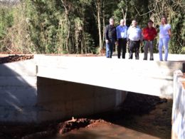 Ponte que faz divisa com Lagoa dos Três Cantos é reinaugurada