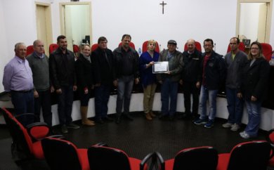Câmara de Vereadores presta homenagem para a Empresa Mevemaq