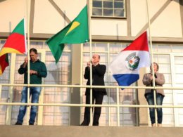 Hasteamento de bandeiras marca o início da Semana da Pátria em Lagoa
