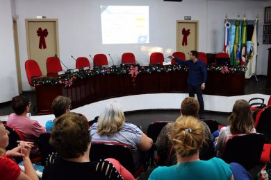 Palestra “Como atrair, conquistar e manter clientes” foi realizada em Lagoa dos Três Cantos