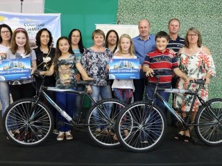 Alunos de Lagoa são premiados no Projeto Escola no Campo da Cotrijal