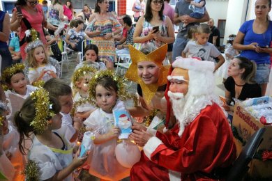 EMEI Rainha realizou apresentação de Natal