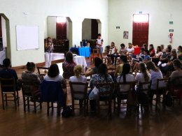 Nova secretária de Educação foi apresentada em encontro com profissionais da rede municipal de ensino