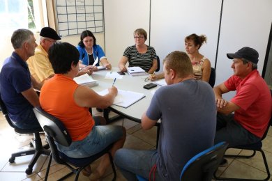 Secretária de Educação realizou reunião com oficineiros e motoristas do transporte escolar