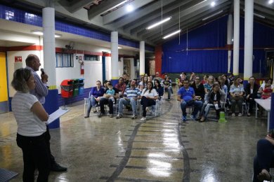 EMEI Rainha realizou reunião com pais