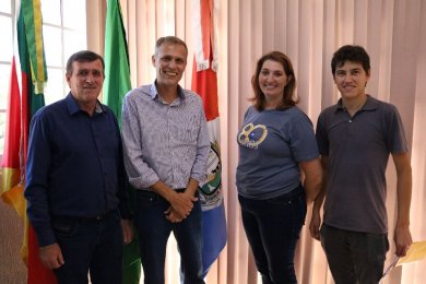 Vice-Prefeita Juli recebeu a visita do candidato a Presidente da FAMURS
