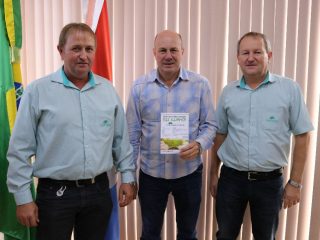 Prefeito Dionisio recebeu visita dos gestores da Cotrisoja