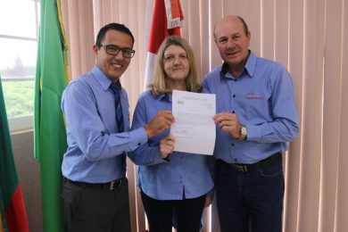 HOMENAGEM A SERVIDORA PÚBLICA VERA LÚCIA DA SILVEIRA KUHN