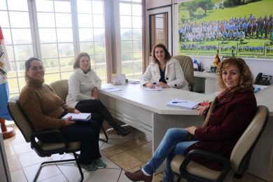 REUNIÃO COM CPM DA ESCOLA MUNICIPAL DONA LEOPOLDINA DE LINHA GLÓRIA