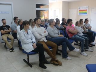 REUNIÃO SOBRE A IMPLANTAÇÃO DO ACOLHIMENTO