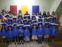 FORMATURA DA ESCOLA MUNICIPAL DE EDUCAÇÃO INFANTIL RAINHA