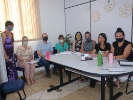 Calendário escolar, planejamento do ano letivo e formação pedagógica foram temas de reunião na SMECTDL