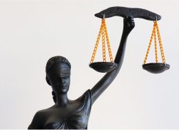 Por descumprimento às determinações de isolamento social ou quarentena o cidadão poderá ser responsabilizado criminalmente