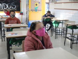 Segunda-feira foi de volta às aulas nas escolas municipais de Lagoa dos Três Cantos