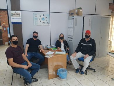 Vereadores de Selbach visitam secretaria de Agricultura de Lagoa dos Três Cantos