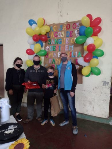 Diretora Josiane Silveira, ganhador do 12º prêmio Darek Kiendzierewicz, ganhador do 16º prêmio Mika Kiendzierewicz e o Presidente o APM Mauriston Wagner