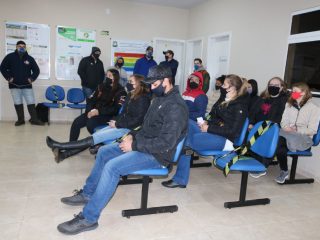 Vacina Covid para jovem a partir dos 20 anos causa grande procura
