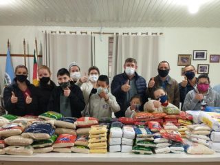 Prefeitura de Lagoa dos Três Cantos faz doação de alimentos para APAE de Tapera