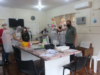 Curso de processamento de frutas
