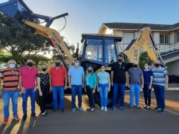 Município de Lagoa dos Três Cantos adquire retroescavadeira