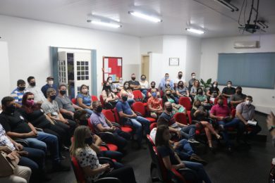Lagoa dos Três Cantos reuniu empresários e futuros empreendedores para palestra de estímulo ao comércio três-cantense