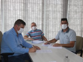 Assinado o contrato para construção de 5 pontes em Lagoa dos Três Cantos
