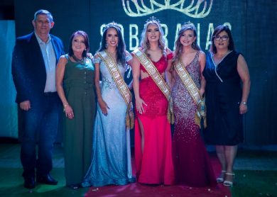 Fotos das novas soberanas de Lagoa dos Três Cantos logo após o anúncio do resultado final