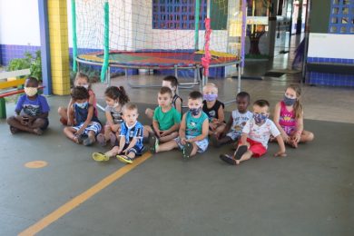 Atividades na EMEI Rainha de Lagoa dos Três Cantos retornaram para alunos cujos pais apresentam Atestado de Trabalho