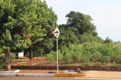 Placas de identificação de ruas em Lagoa dos Três Cantos