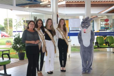 Lagoa dos Três Cantos: Coelhinho da Páscoa levou cestas com doces para os alunos do Município
