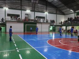 Escolinha Multiesportiva estreou no Campeonato Regional de Futsal de categorias de base