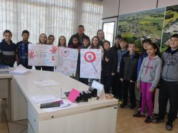 Estudantes três-cantenses do 5º ano B realizam campanha de combate ao mosquito Eedes Aegypti