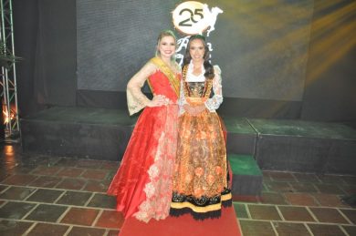 Bruna Eckstein, Ex-Primeira Princesa do Rota das terras Encantadas e Tyciane Cardoso, Senhorita Turismo de Lagoa dos Três Cantos