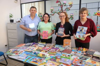 Lagoa dos Três Cantos: Durante a 2ª Feira Municipal do Livro, Município adquire diversos exemplares