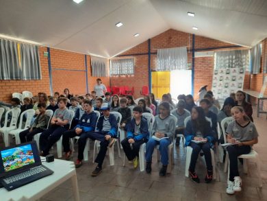 Dengue foi assunto apresentado aos estudantes da EMEF Professora Eida da Silveira