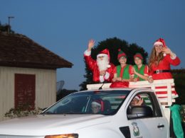 Final da tarde e início da noite de sexta-feira (23) foi de encerramento das atividades da Hidroginástica e Papai Noel nas ruas