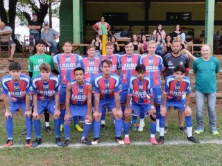 Categorias de base de Lagoa dos Três Cantos também no futebol de campo