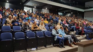 Professores, Auxiliares de Ensino e CIEEs da Rede Municipal de Ensino três-cantense participaram de palestra