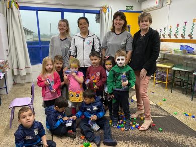 Alunos do Município recebem doces na véspera do dia das crianças