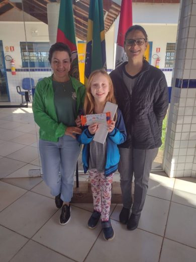 Programa Viajando pela Rota premia alunos que melhor expressaram em desenhos as categorias turismo rural, urbano e cultural