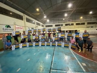 Produtores de Linha Glória e comunidades vizinhas compareceram em grande número para conhecer o Programa Propriedade Segura e receber a placa referente a sua propriedade