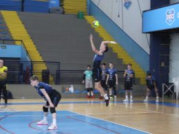 Revelação três-cantense no voleibol deixa o estado para atuar no MT