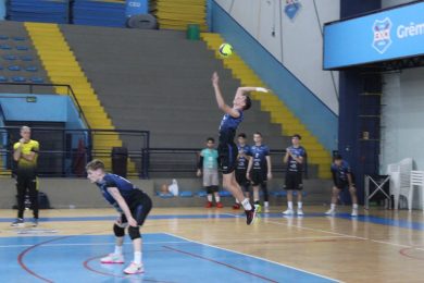 Revelação três-cantense no voleibol deixa o estado para atuar no MT