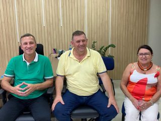Prefeito Sergio Lasch recebeu em seu gabinete o Deputado Federal Ubiratan Sanderson e demais lideranças do Município