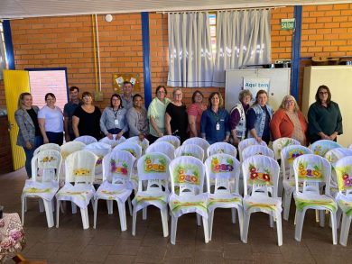 Encerramento do curso de artesanato e pintura em tecido